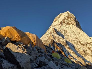 camp-at-amadablam