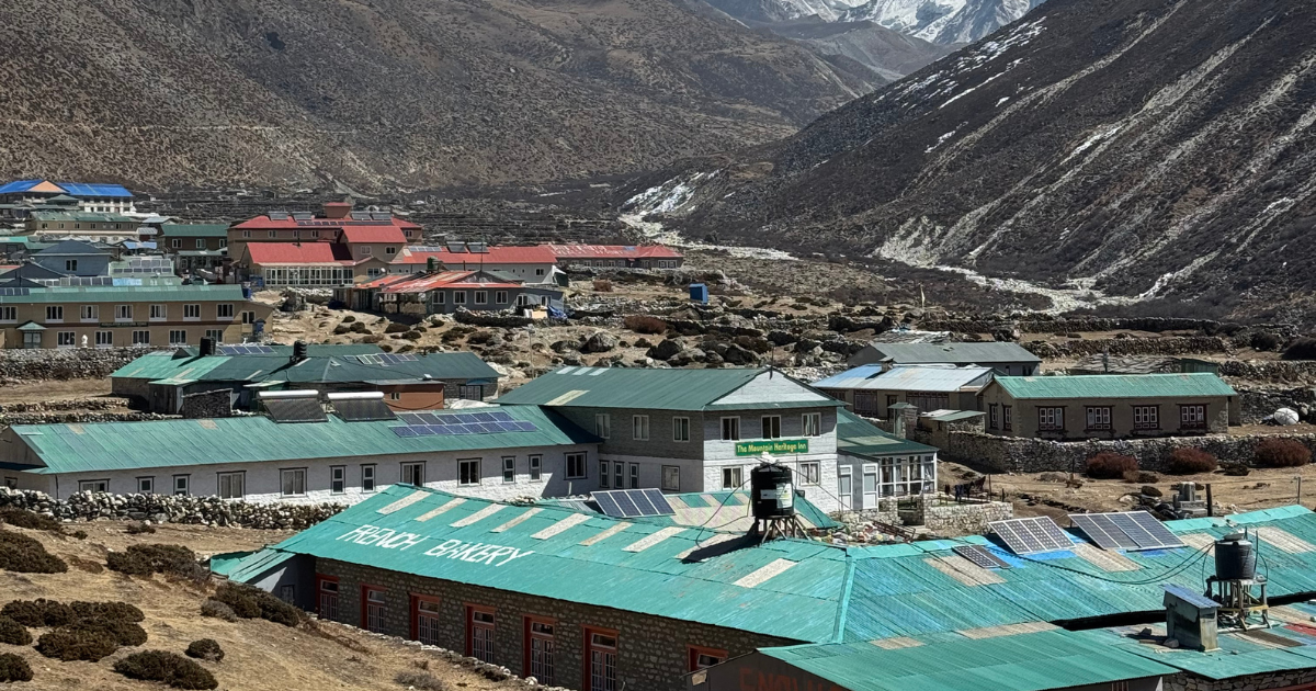 Lobuche East Peak Clim...