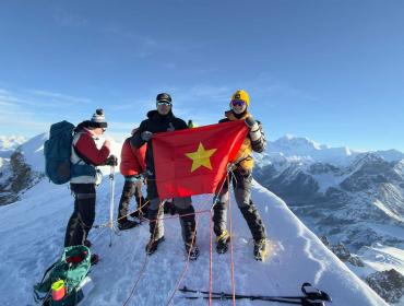 on-top-mera-peak 