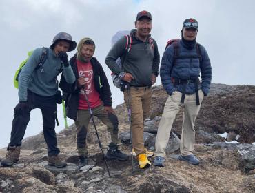 on-way-to-climbing-Mera-peak 