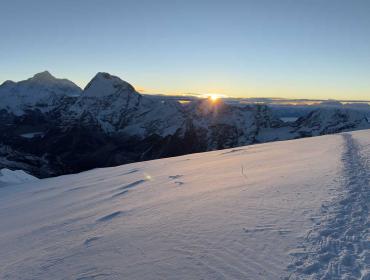 sunrise-view-at-mera-peak 