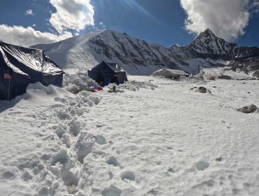 Amphulapcha-base-camp-view 