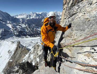 Ama-Dablam-Expedition-with-Lobuche-Peak-EBC 