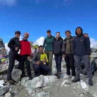 everest-base-camp-trekkers 