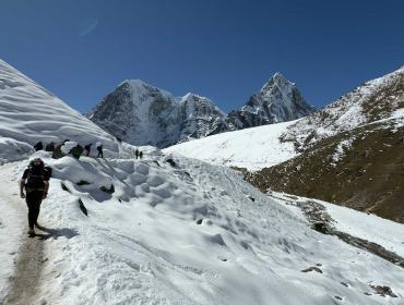 everest--trek 